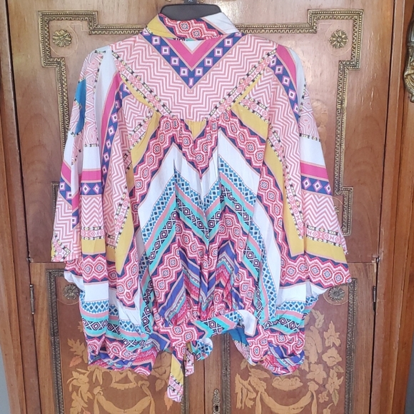 *520 Tolani Collection Ikat Front-Tie Button Up Top - Picture 5 of 10